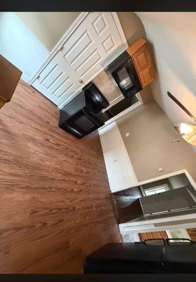 Main picture of 8 Thomas Ave