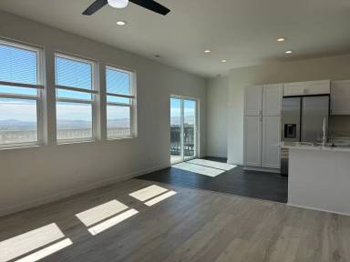 Main picture of 505 N 80th Ave