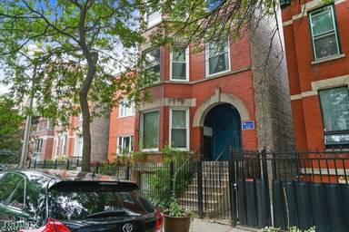 Main picture of 862 N Marshfield Ave