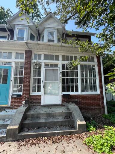 Main picture of 2322 Penn St