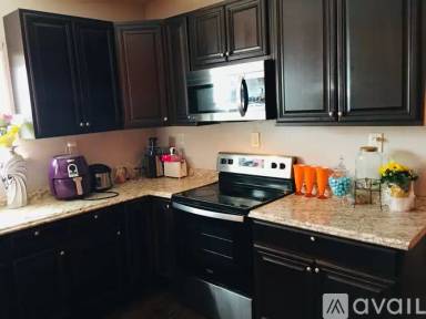 Main picture of 417 W Rowe St