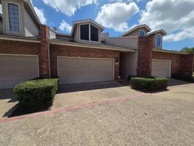 Main picture of 5839 Lake Point Dr