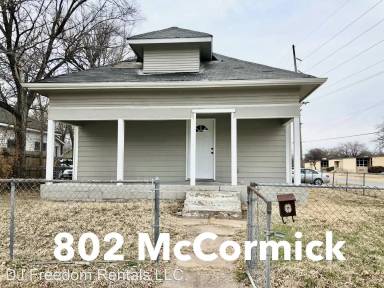 Main picture of 802 W McCormick Ave