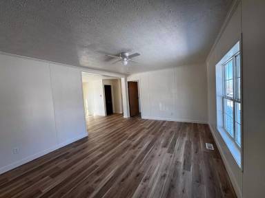 Main picture of 18236 Loyalty Ln