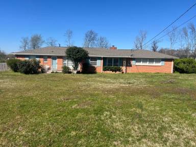 Main picture of 200 Clearview Cir