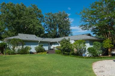Main picture of 3874 Deer Run Dr