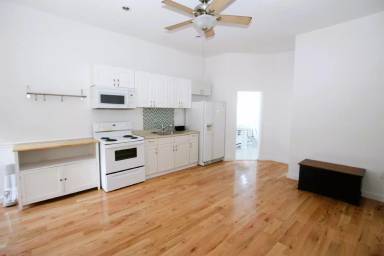 Main picture of 452 E Girard Ave