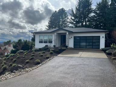 Main picture of 398 SW Red Hills Dr