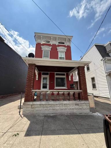 Main picture of 942 Columbia St