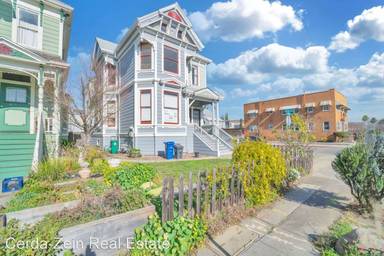 Main picture of 1519 1/2 Everett St