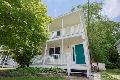 Main picture of 8872 Lagoon Dr