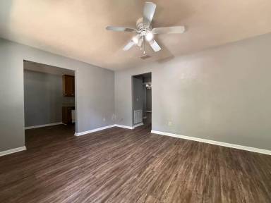 Main picture of 744 Pointe Ct