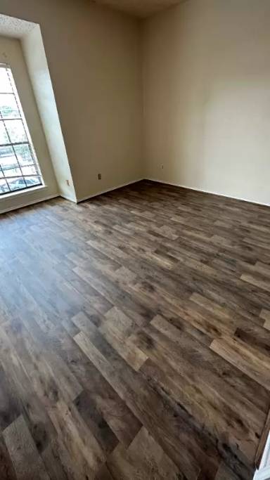 Main picture of Twin Oaks Condos