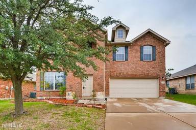 Main picture of 421 Emerald Creek Dr