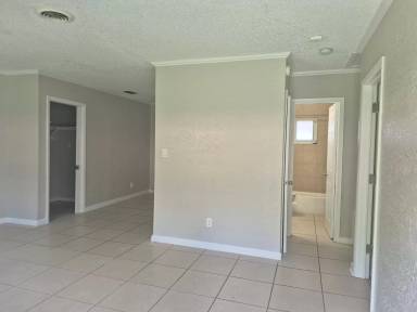 Main picture of 727 NW 1st Ave