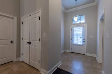Main picture of 660 Turquoise Dr