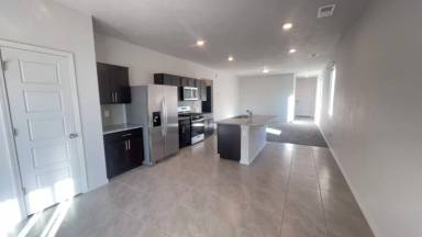 Main picture of 10608 Valedon Ln SW