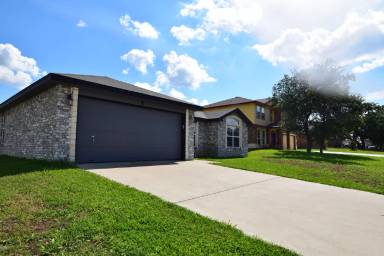 Main picture of 1205 Dixon Cir
