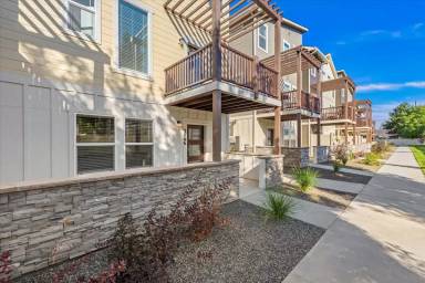 Main picture of 3050 N Network Ln