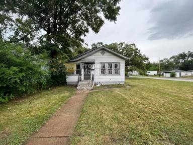 Main picture of 573 Hanley St