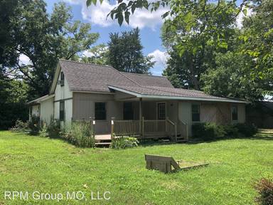 Main picture of 201 S Water St