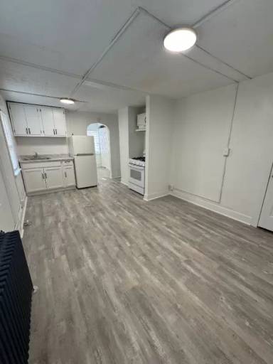Main picture of 4328 Northcote Ave