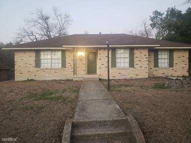 Main picture of 2320 Pinebluff Dr