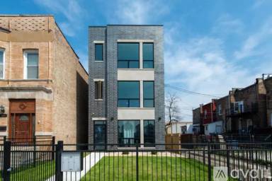 Main picture of 2510 W Lexington St