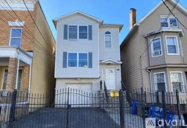 Main picture of 58 Wakeman Ave