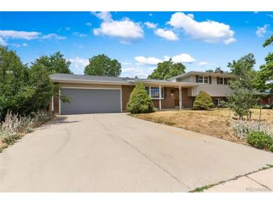 Main picture of 335 Manhattan Dr