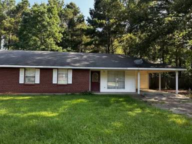 Main picture of 12 Kim Ln