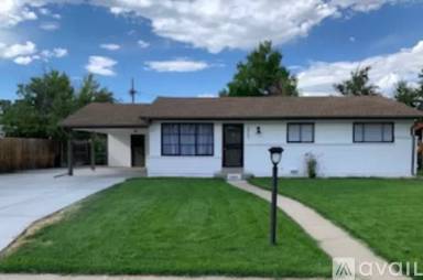Main picture of 6865 W Airview Ave