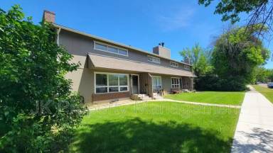 Main picture of 919 1st Ave SW