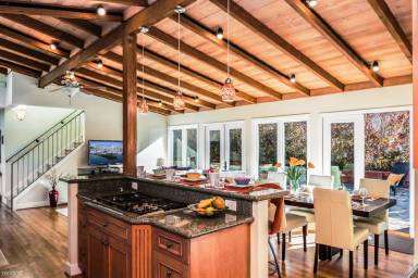 Main picture of 3075 Sloat Rd