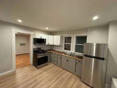 Main picture of 368 S Midler Ave