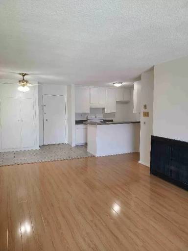 Main picture of 160 S El Molino Ave
