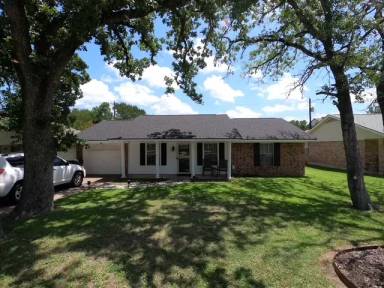 Main picture of 3111 Heatherwood Dr
