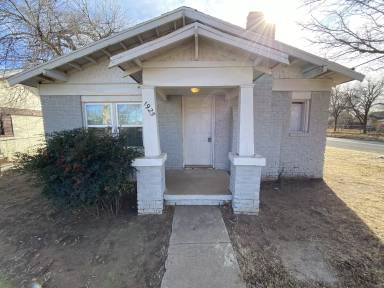 Main picture of 1921 27th St
