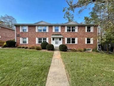 Main picture of 1010 Hendersonville Rd
