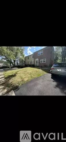 Main picture of 5601 Rollins Ln