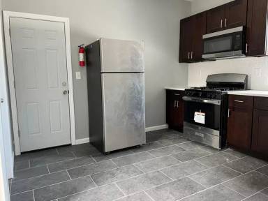 Main picture of 23 Montrose Ter