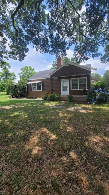 Main picture of 274 Leslie Hwy