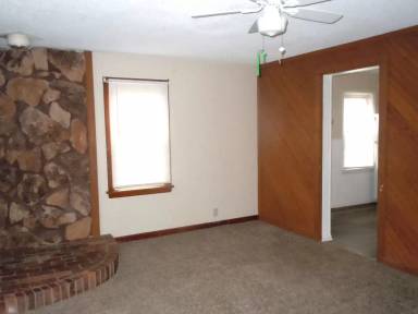 Main picture of 809 Victory Dr