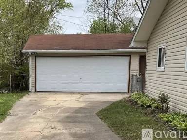 Main picture of 452 Delaware Cir