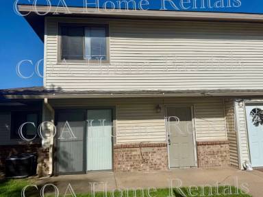 Main picture of 8724 W University St