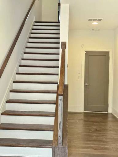 Main picture of 1337 Fairmont Ave NW