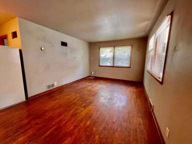 Main picture of 514 1/2 S Oxford Ave