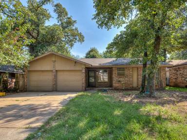 Main picture of 5008 S Briarwood Dr