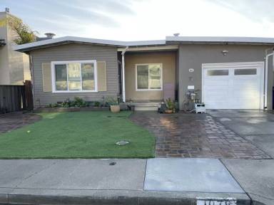 Main picture of 1075 Crestwood Dr