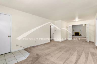 Main picture of 3273 S Forest St